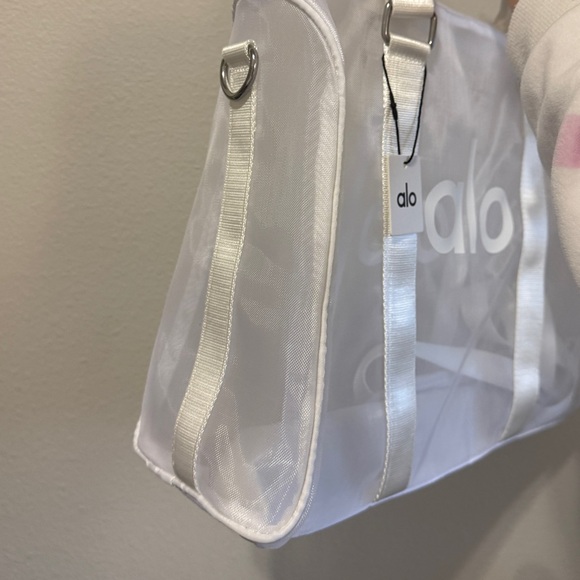 NWT ALO YOGA White Sheer Duffle Sport Travel Large Bag - Picture 5 of 9